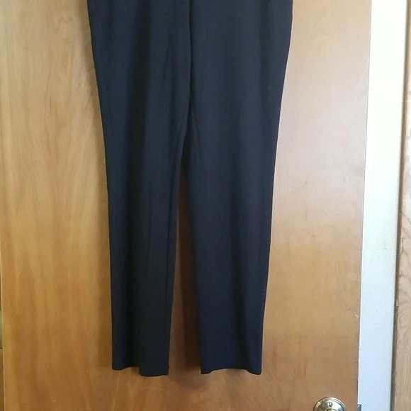 Croft & Barrow Petite Women's Black Pull-on Pants - Picture 2 of 8